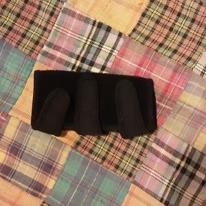 Wrist brace for right hand